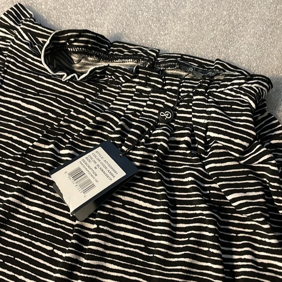 New ADRIANNA PAPELL Top Womens  Cap Sleeveless striped  Printed Ruffle Neck nwt - Picture 6 of 12